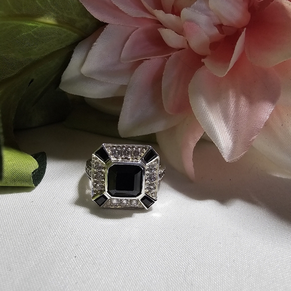 Black Spinel Ring - Picture 10 of 16